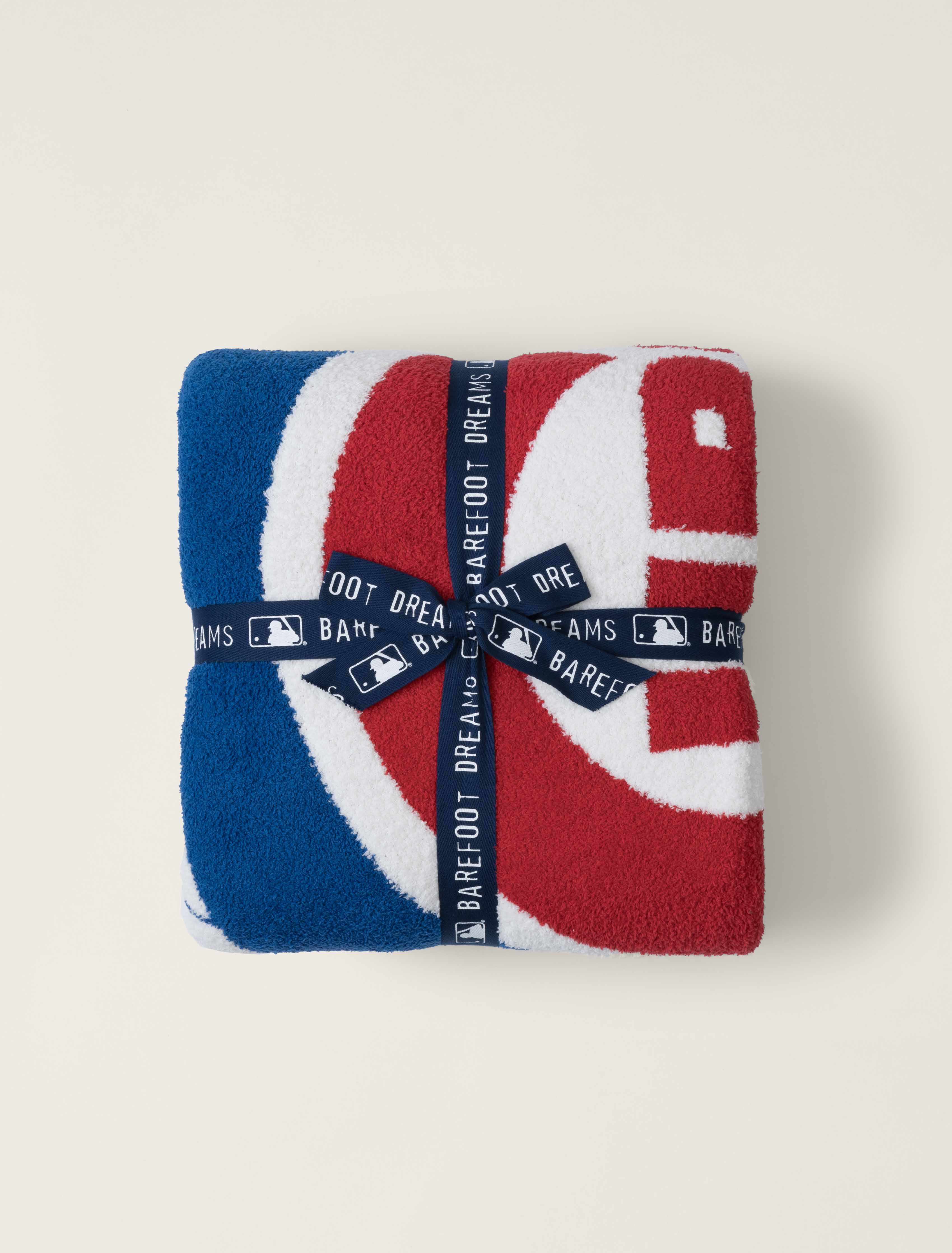 CozyChic® Chicago Cubs™ Throw