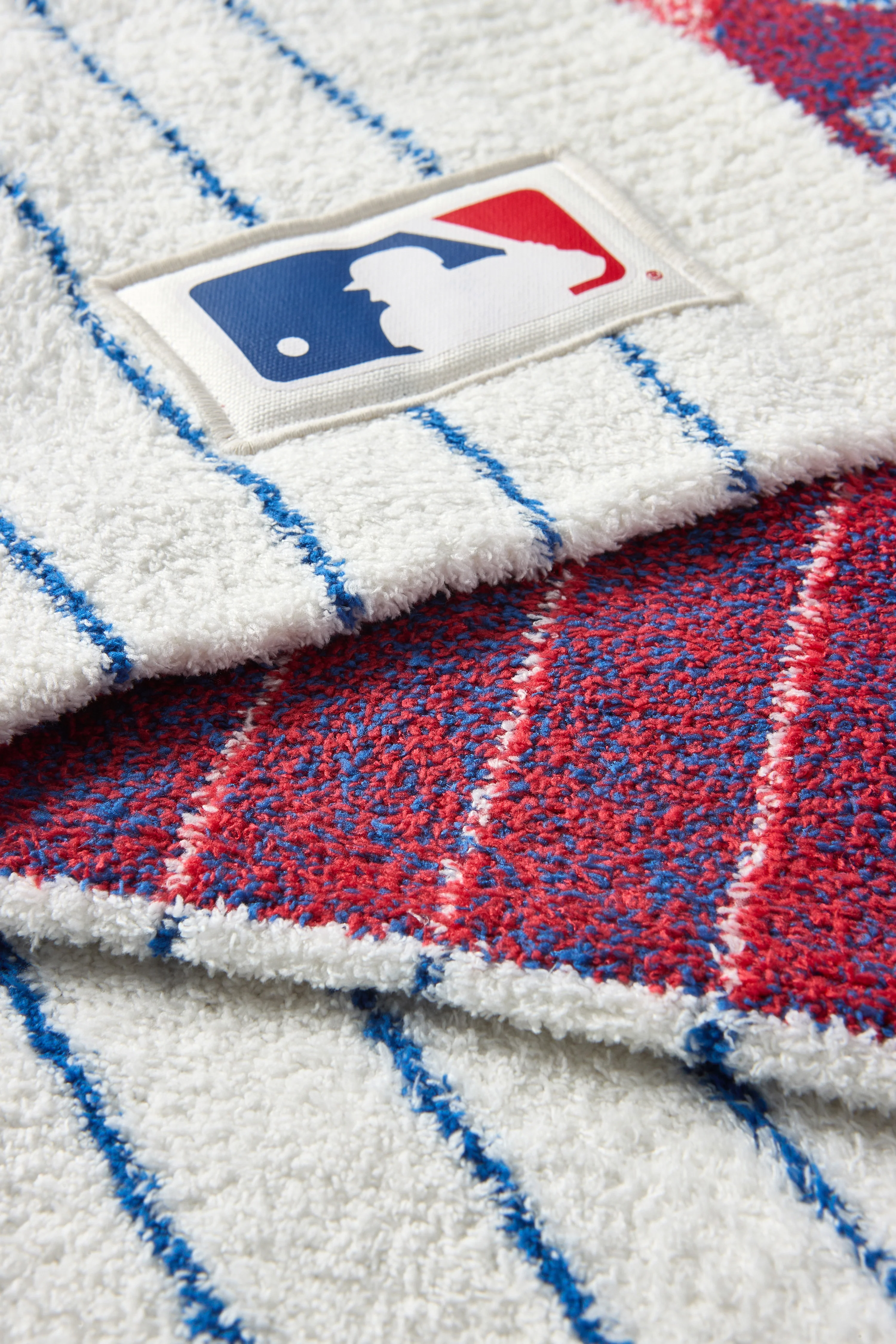CozyChic® Chicago Cubs™ Stroller Blanket - Image 4