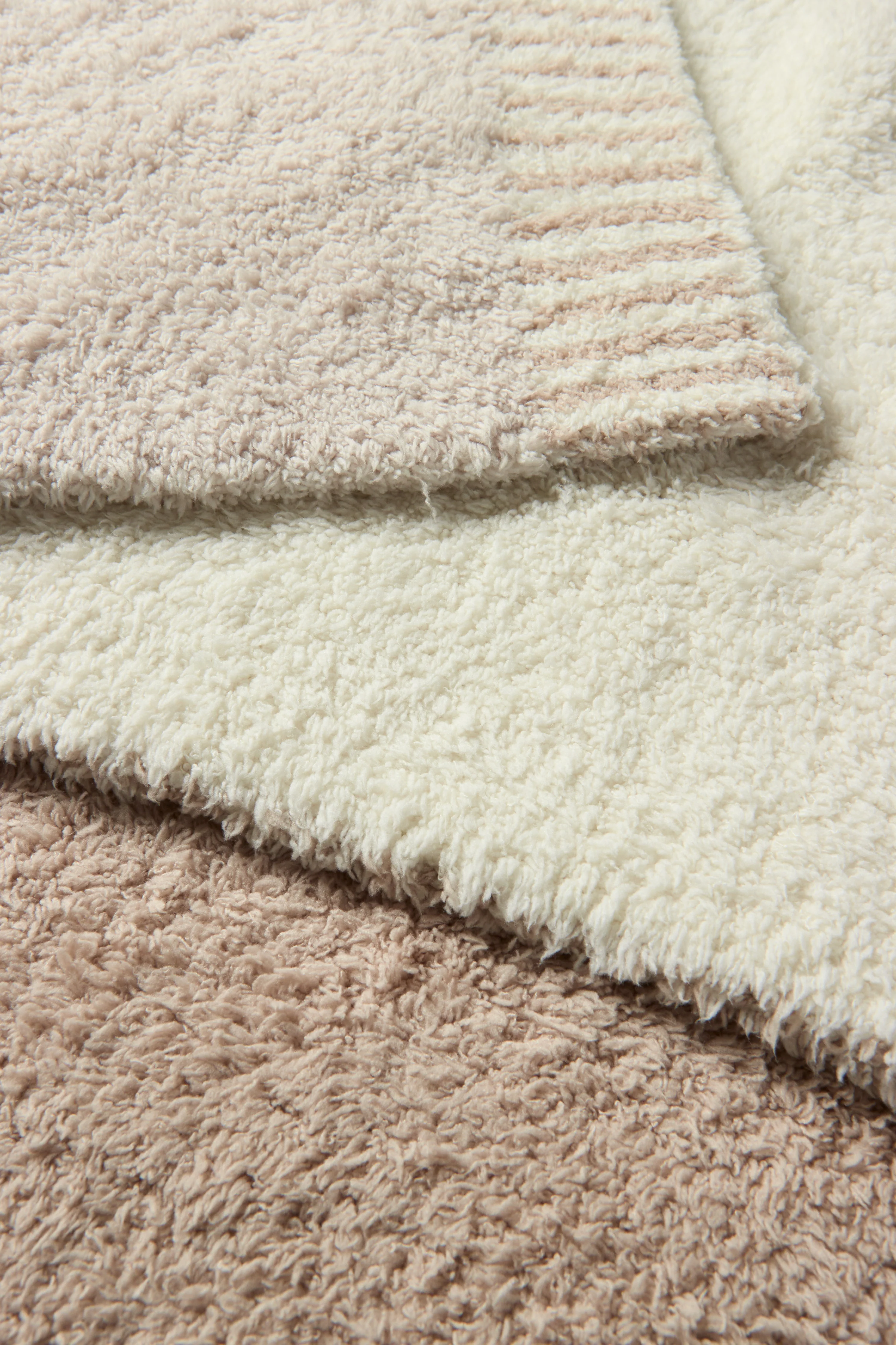 CozyChic® Cova Center Stripe Throw - Image 4
